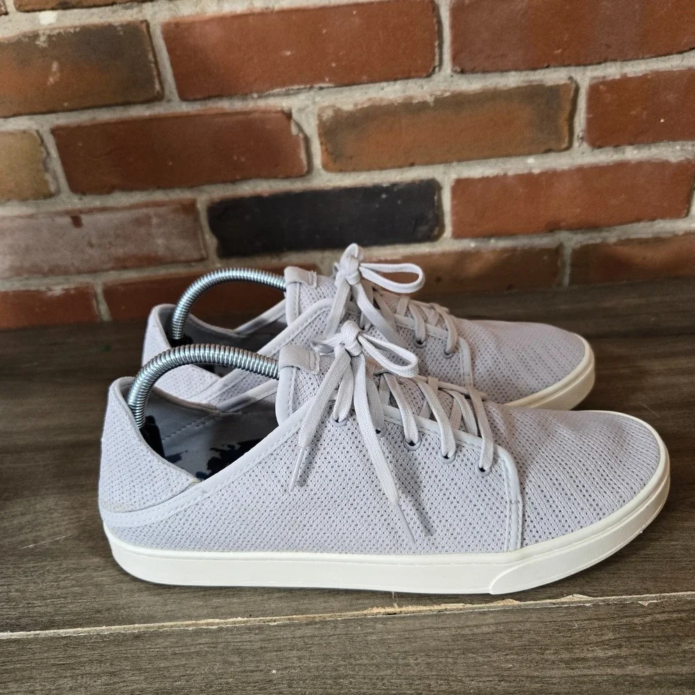 Olukai Pehuea Li Women's Size 11 Gray White shoes Excellent condition